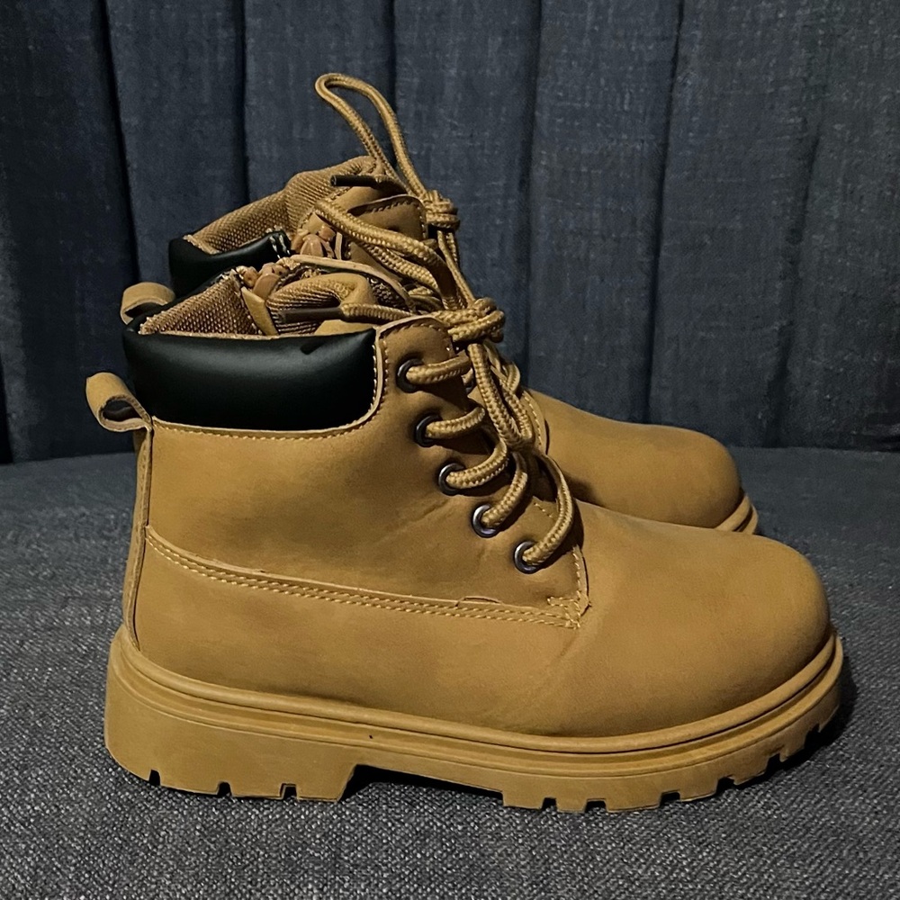 Toddler Tan Lace-Up Ankle Boots size 11